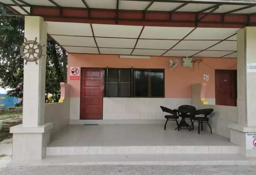 ホテル Happy Paradise