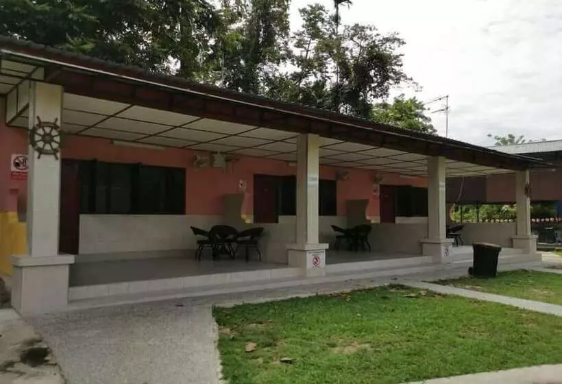 ホテル Happy Paradise