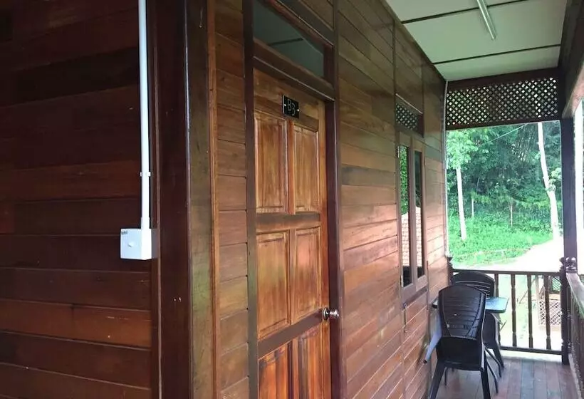 ホテル Happy Paradise