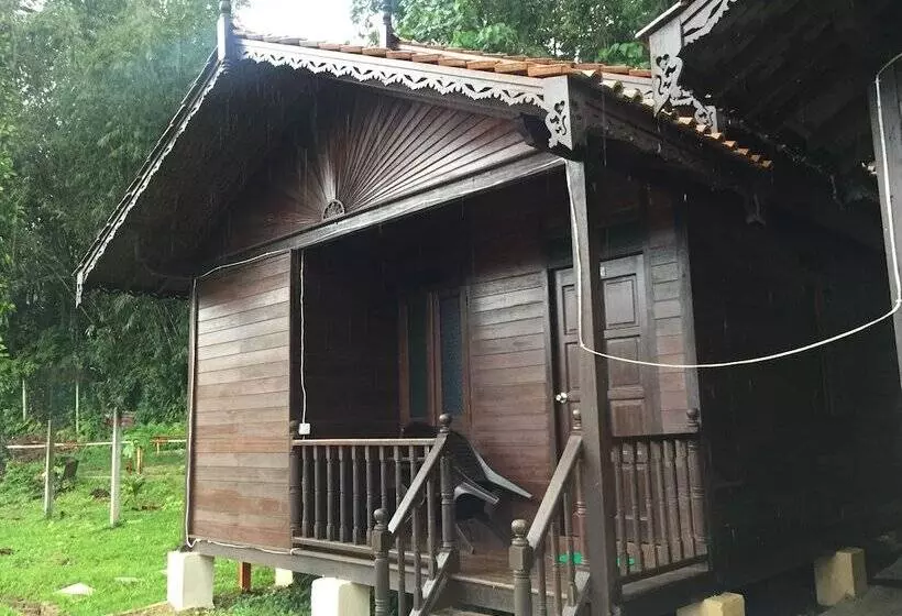 ホテル Happy Paradise