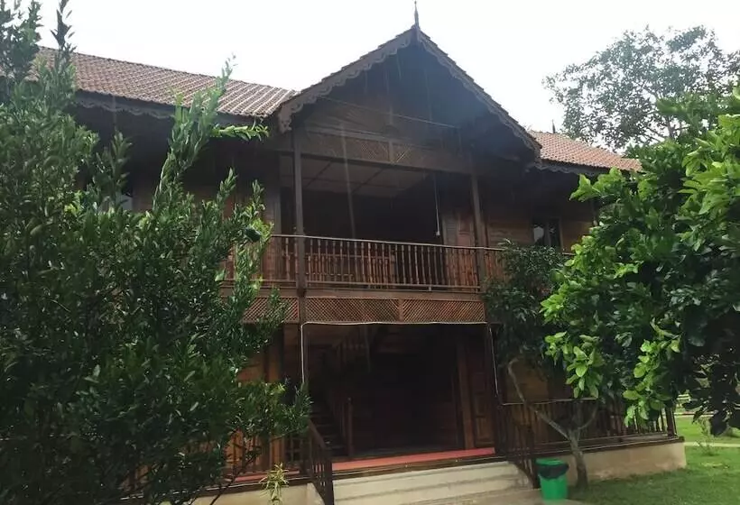 ホテル Happy Paradise