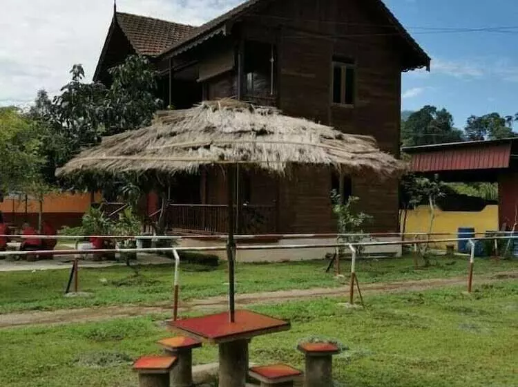 ホテル Happy Paradise