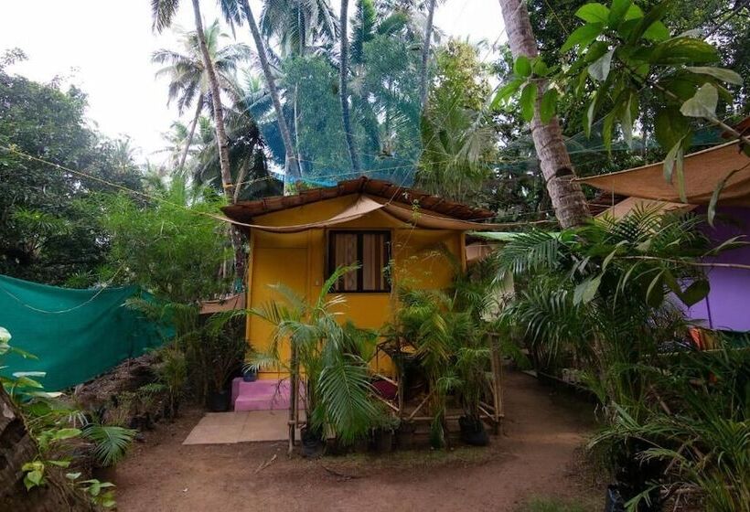 Отель Saturn Beach Cottage