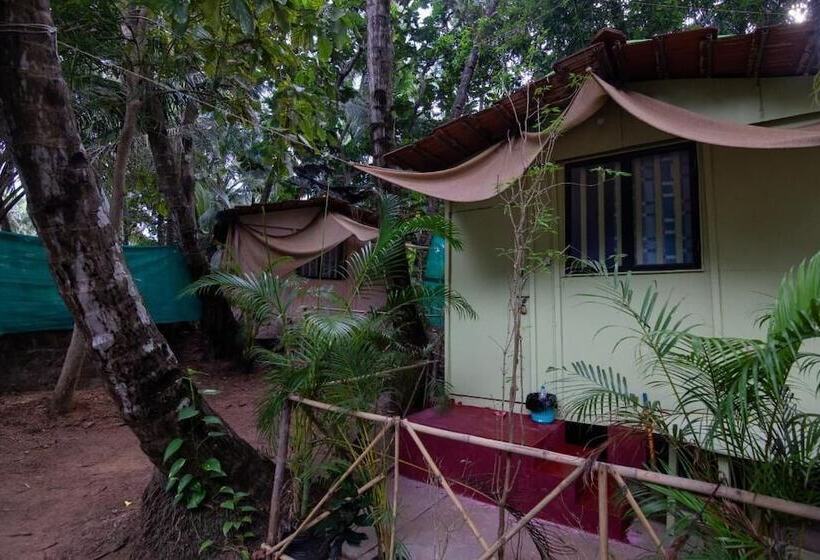 Отель Saturn Beach Cottage