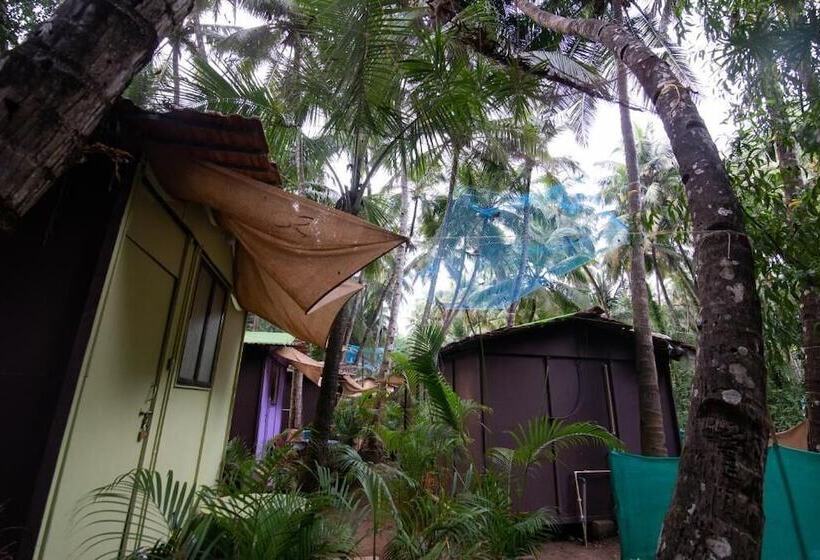 Отель Saturn Beach Cottage