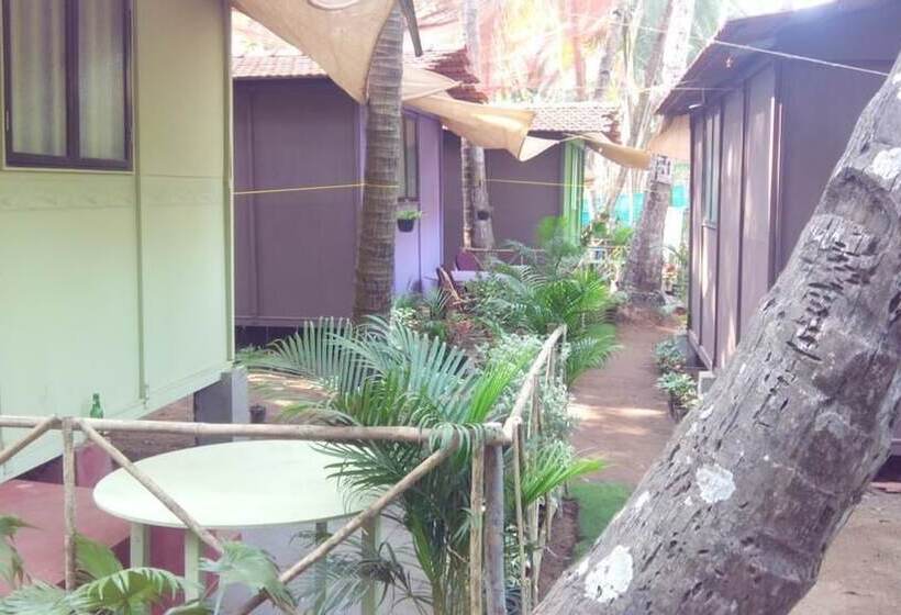 Отель Saturn Beach Cottage