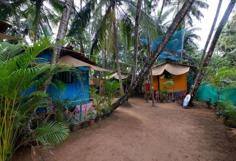 Отель Saturn Beach Cottage