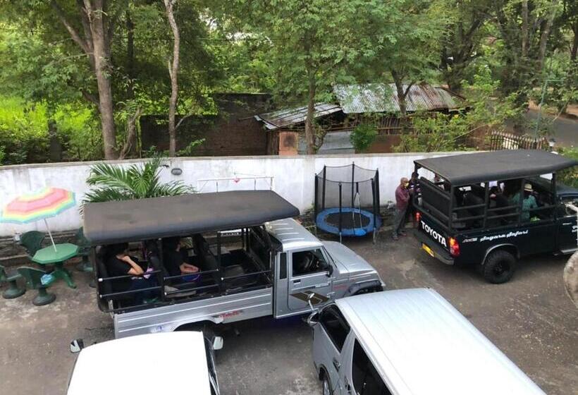 Hotel Thisara Pool Resort Kataragama & Yala & Kabiliththa Safari