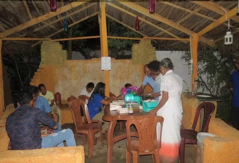 ホテル Thisara Pool Resort Kataragama & Yala & Kabiliththa Safari