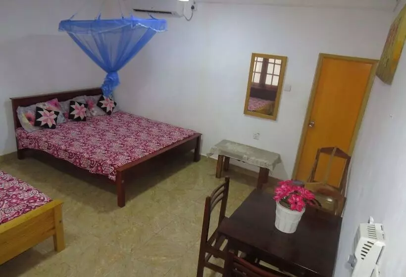 ホテル Thisara Pool Resort Kataragama & Yala & Kabiliththa Safari