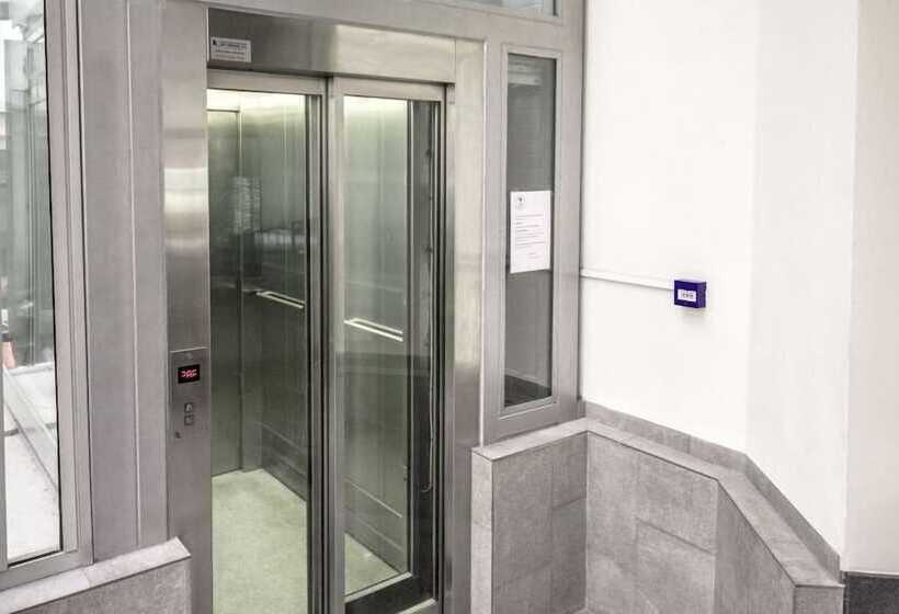 Mish Mash Nowogrodzka   Hostel