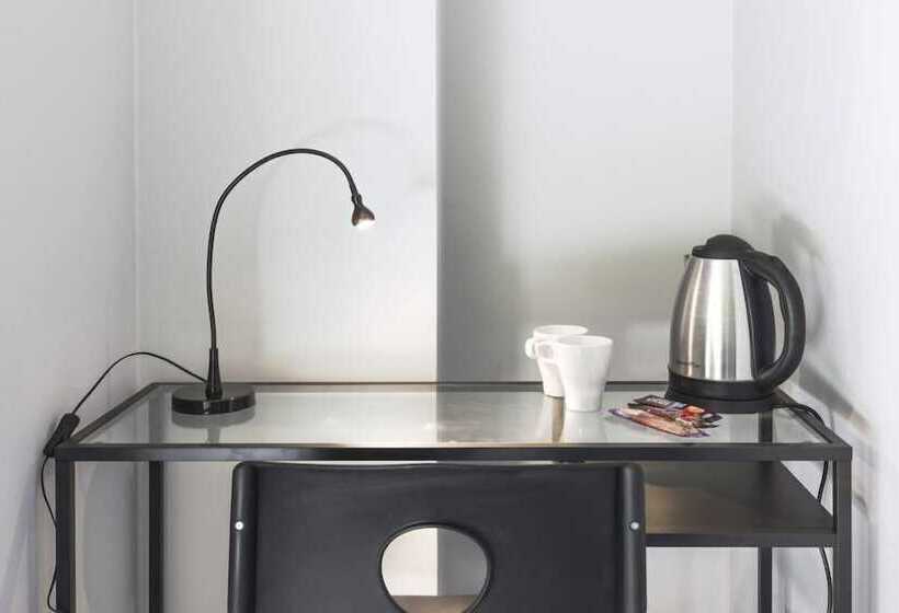 Mish Mash Nowogrodzka   Hostel