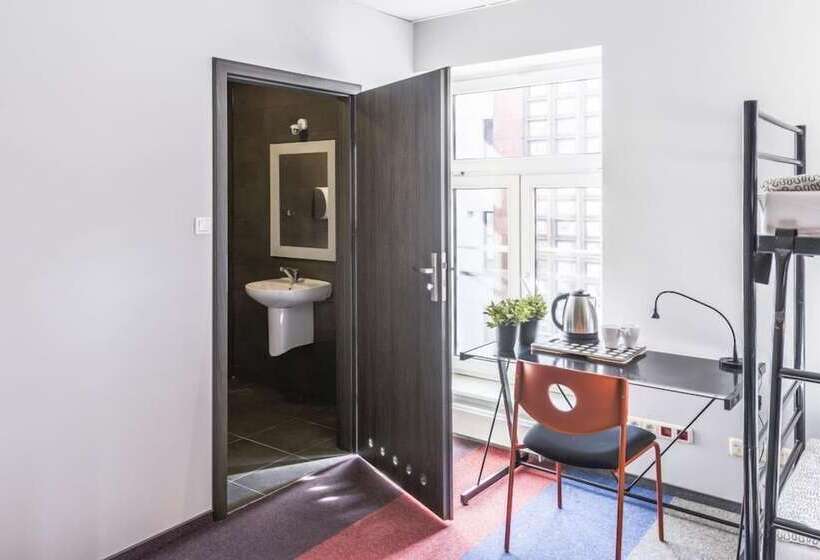 Mish Mash Nowogrodzka   Hostel