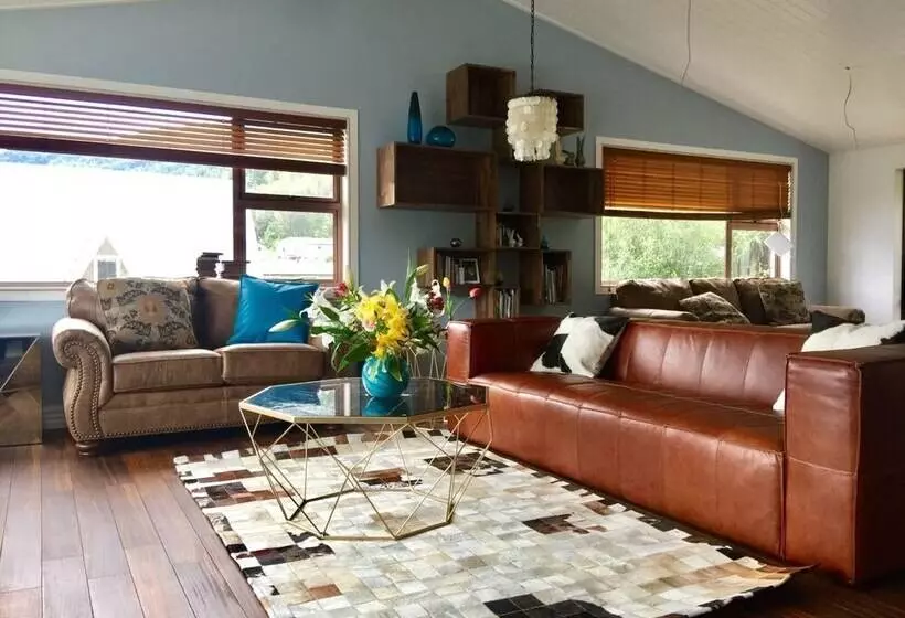 ペンション Aquarius De Lavender Lake View B&b