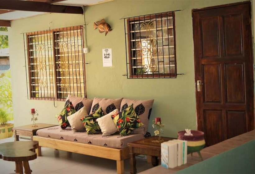 پانسیون Chez May Paule Guesthouse