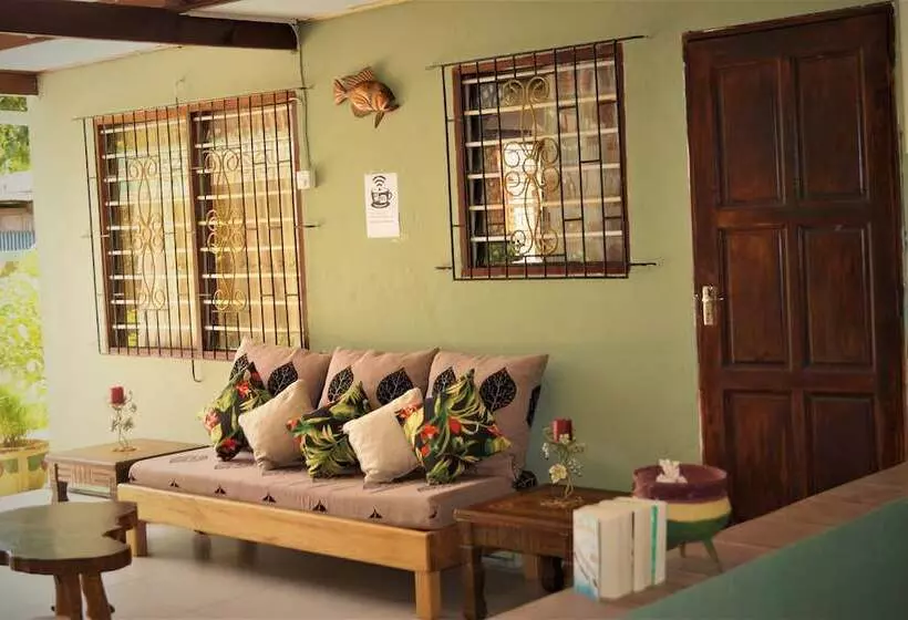 پانسیون Chez May Paule Guesthouse