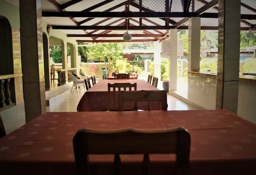 پانسیون Chez May Paule Guesthouse