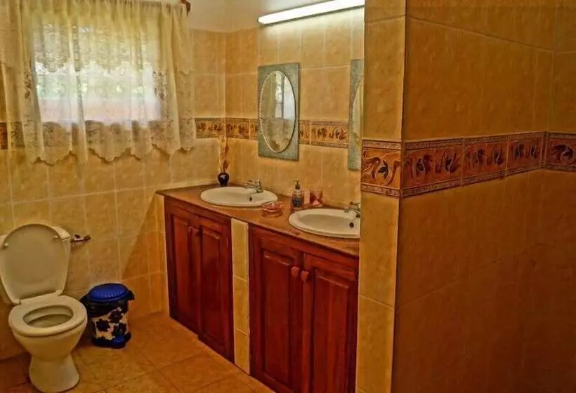 پانسیون Chez May Paule Guesthouse