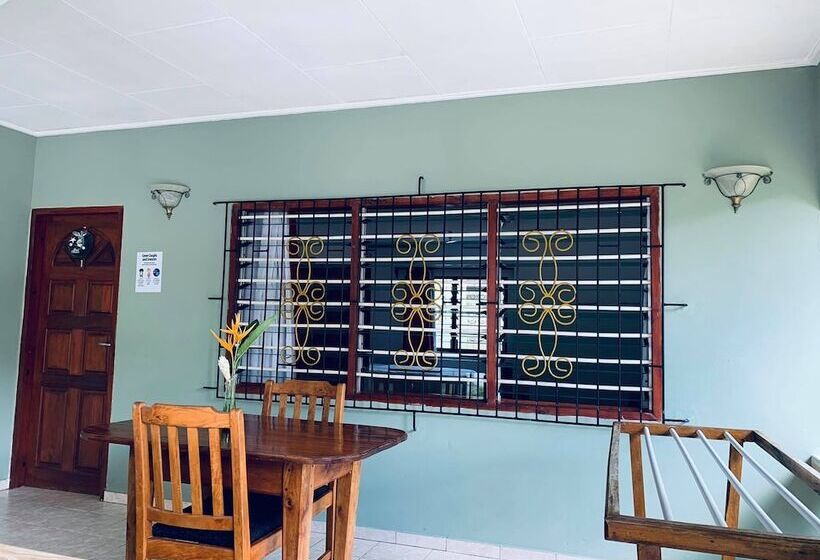 پانسیون Chez May Paule Guesthouse