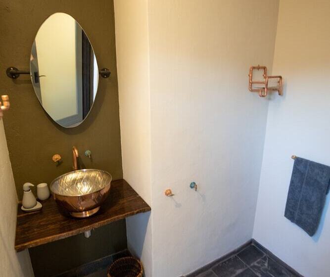 Antares Bush Camp & Safaris   Hostel