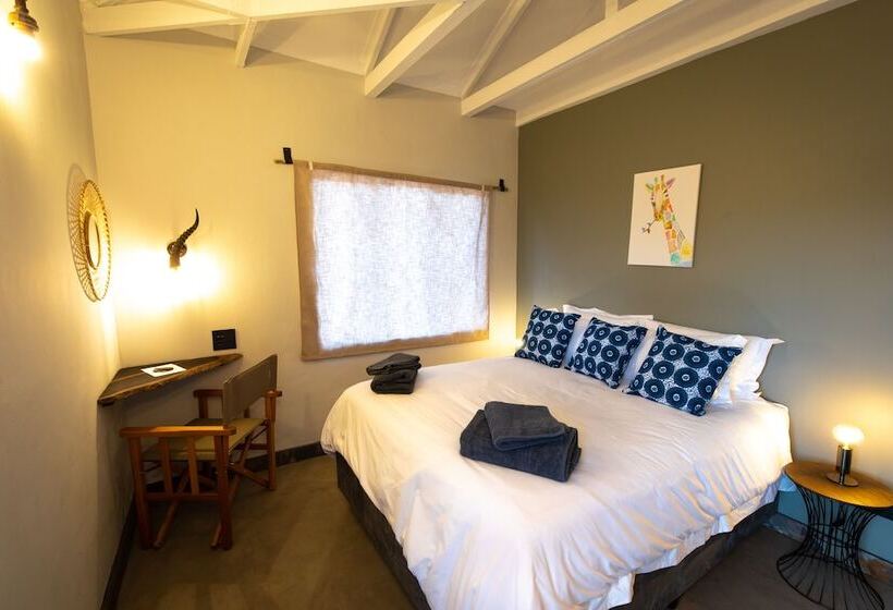 Antares Bush Camp & Safaris   Hostel