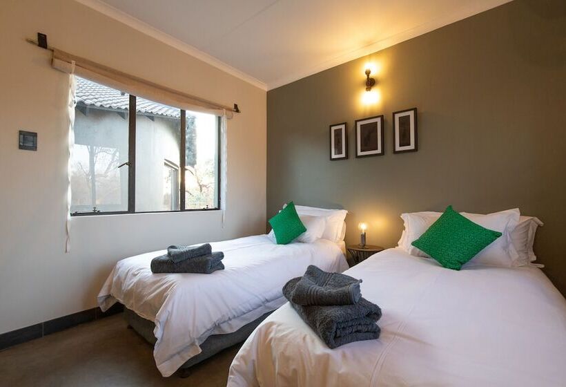 Antares Bush Camp & Safaris   Hostel