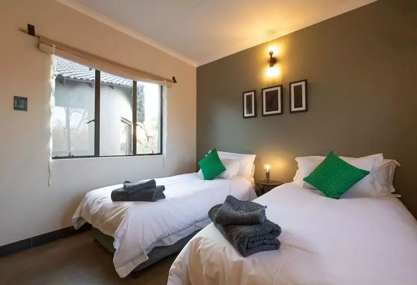 Antares Bush Camp & Safaris   Hostel