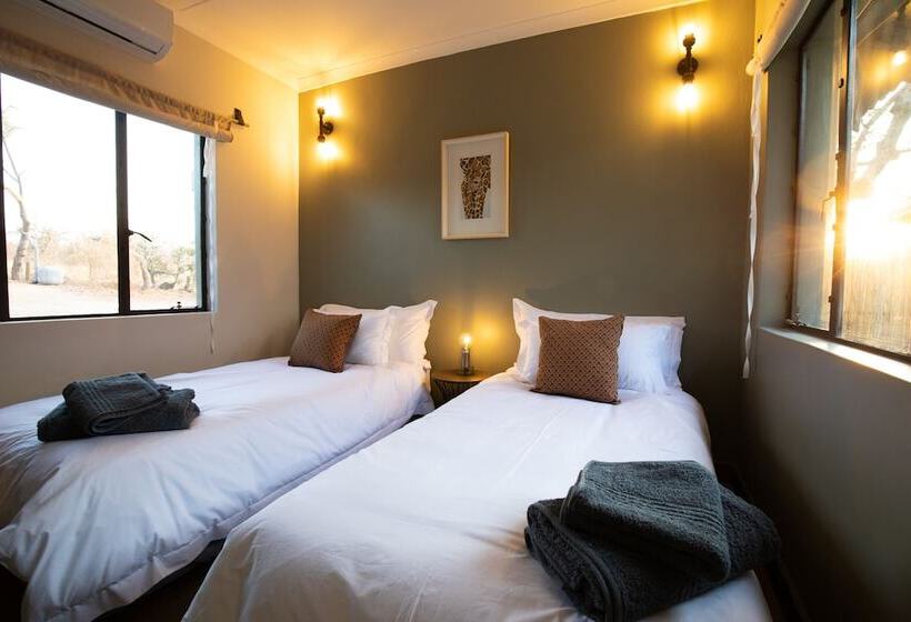 Antares Bush Camp & Safaris   Hostel