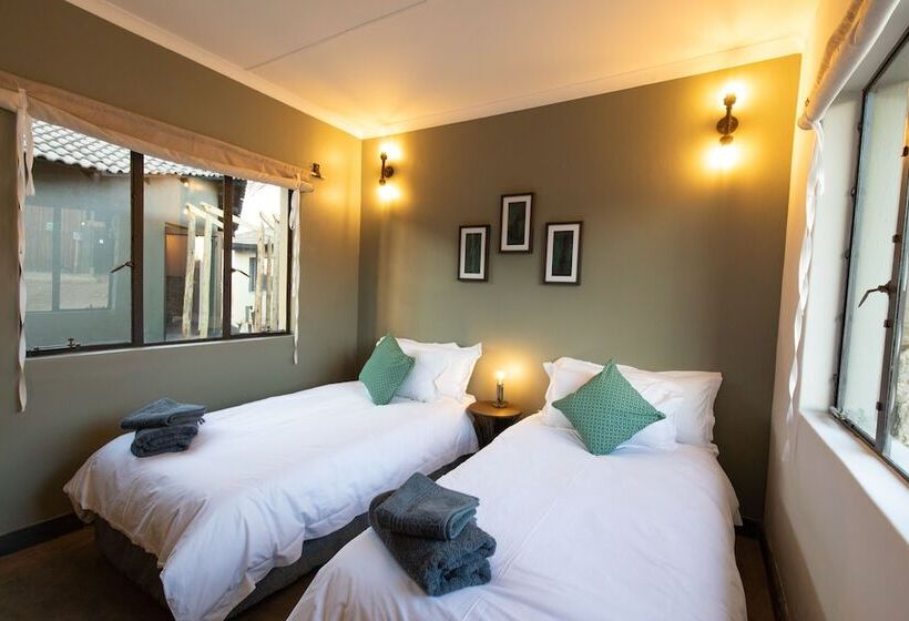 Antares Bush Camp & Safaris   Hostel