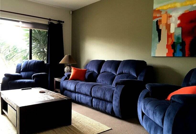 Deluxe Lake View House