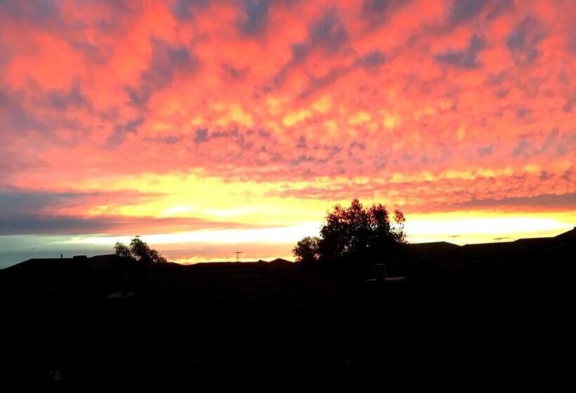 Deluxe Lake View House