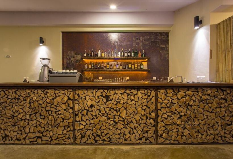 هتل Jagatpur Lodge