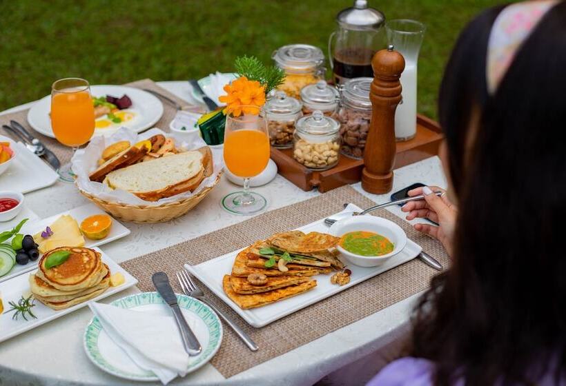 هتل Jagatpur Lodge