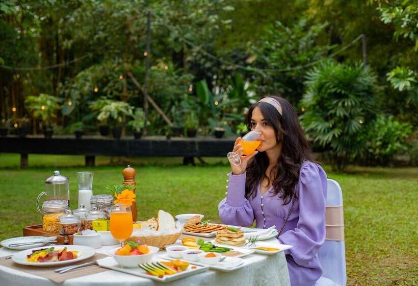 هتل Jagatpur Lodge