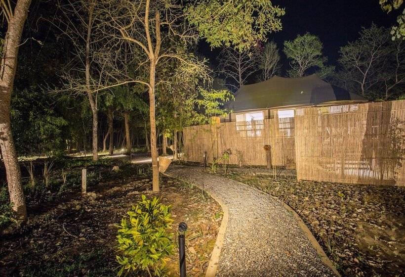 هتل Jagatpur Lodge