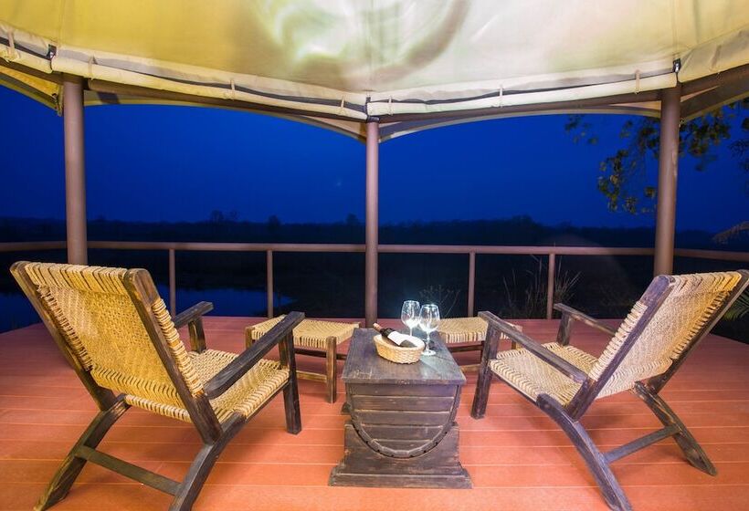 هتل Jagatpur Lodge