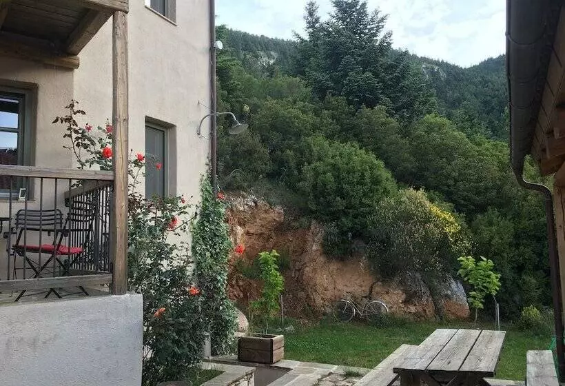 هتل Pritanio