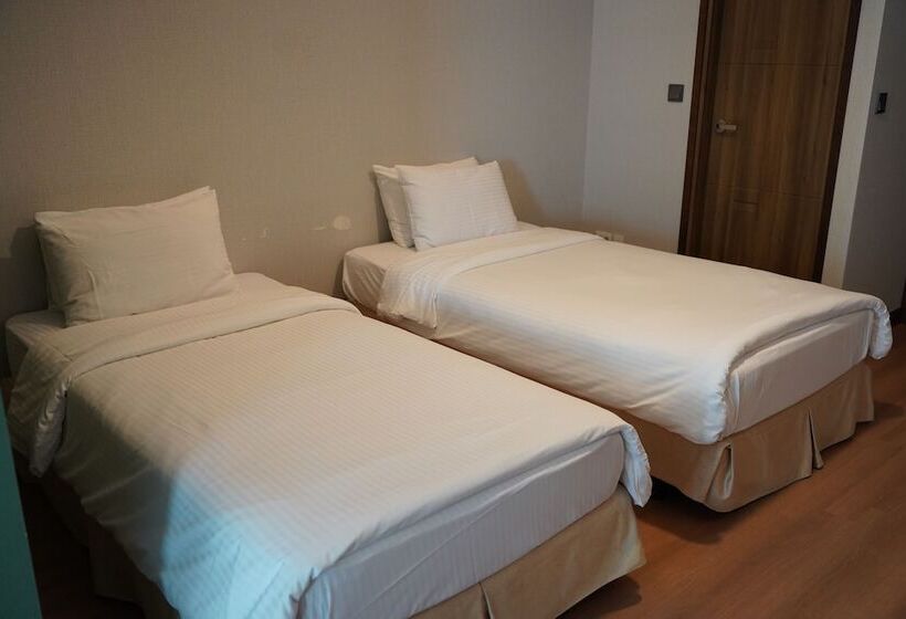 Hotel Sacheon Grand