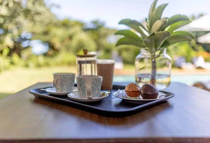 ペンション Ngoye Lodge