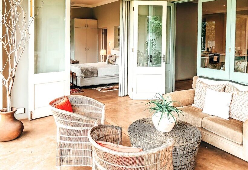 פנסיון Ngoye Lodge