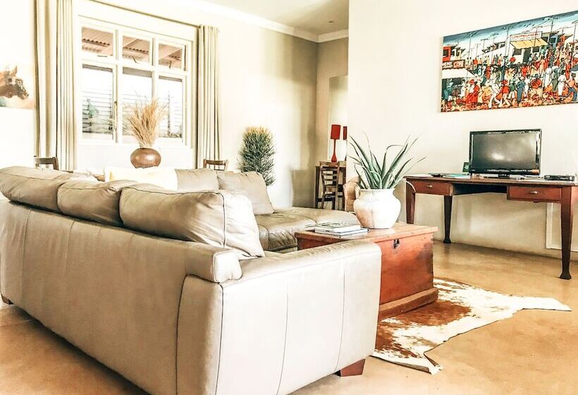 פנסיון Ngoye Lodge