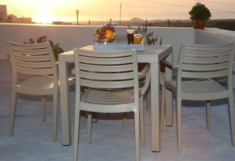 بنسيون Nomikos Mansion