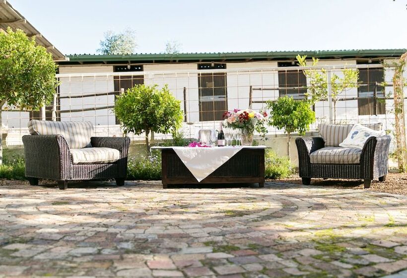 膳宿费 Vredenburg Manor House