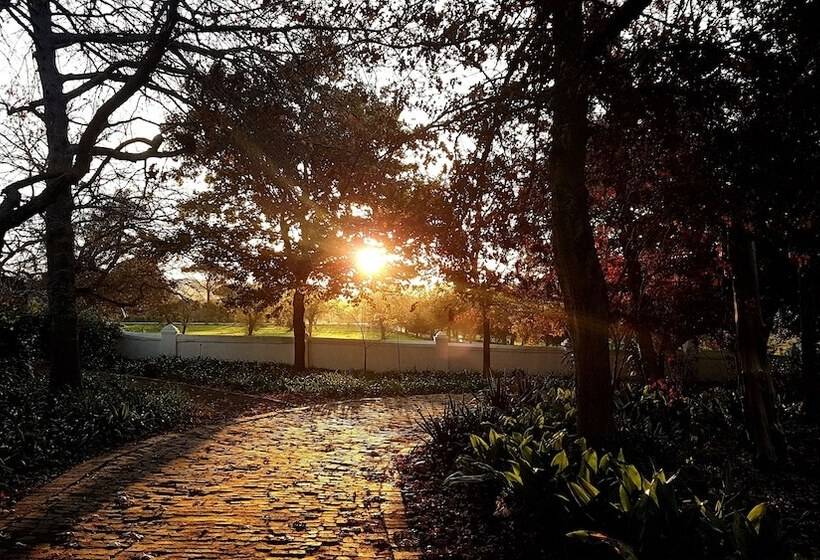 膳宿费 Vredenburg Manor House