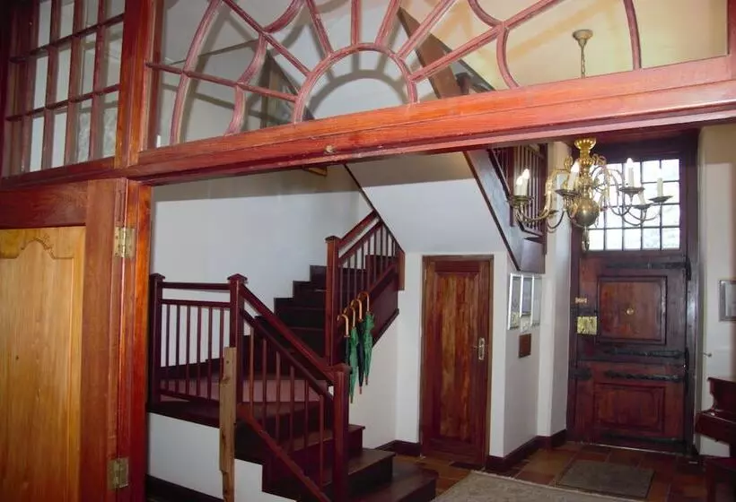 ペンション Vredenburg Manor House