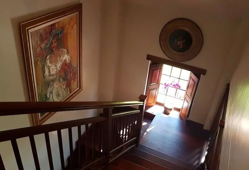 ペンション Vredenburg Manor House