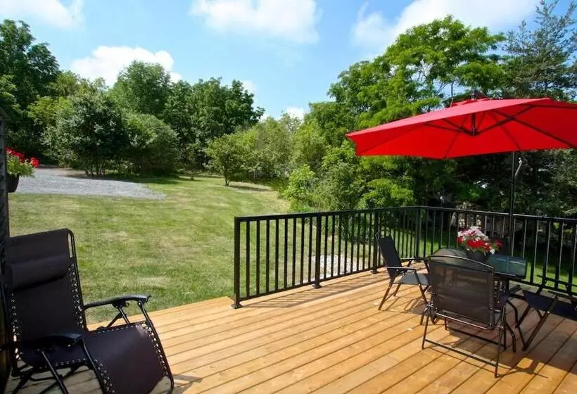 Hostelli Cribs On The Hill