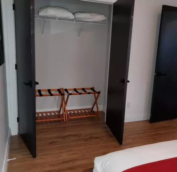 Hostelli Cribs On The Hill