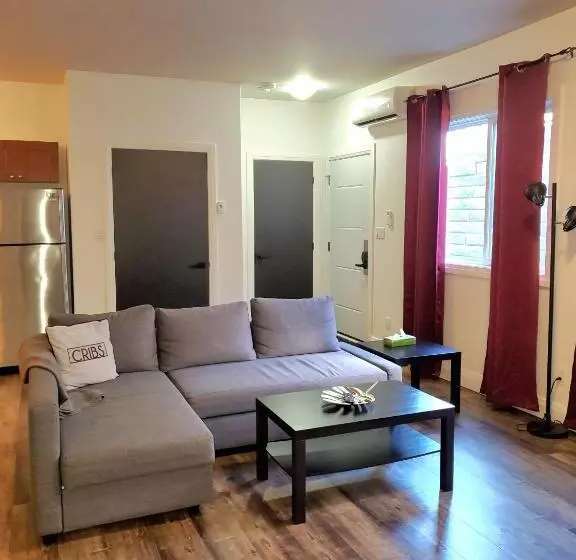 Hostelli Cribs On The Hill