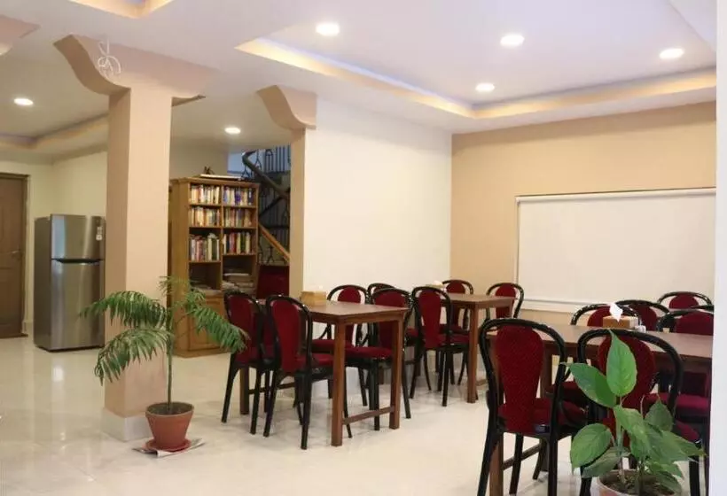 هتل Kathmandu Peace Guest House